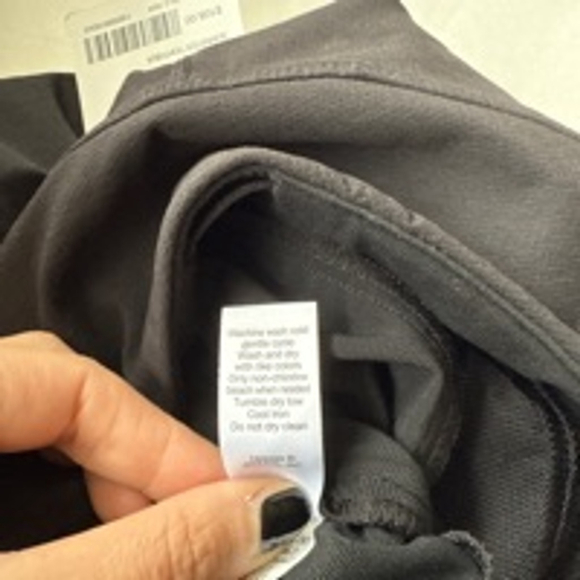 NWT Athleta Summiter Tight Black Size 4 Petite water resistant abrasion resistan - Picture 7 of 7